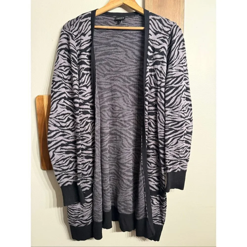 Torrid Black Gray Zebra Print‎ Button Up V-Neck Cardigan Sweater Plus Size 0